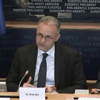 Un processus graduel d’intégration pour la défense, comme pour l’Euro (Mario Mauro)