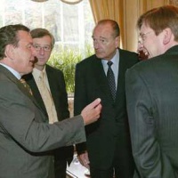 Le sommet des « Pralines » (2003) place haut l’ambition pour la défense européenne
