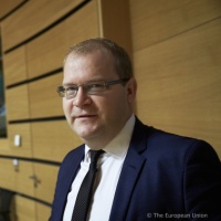 La stratégie globale ne suffit pas, il faut un livre blanc sur la défense européenne (Urmas Paet)