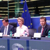 « Nous devons mettre les cartes sur table, penser et agir en Européens » (Ursula von der Leyen)