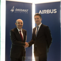 Airbus et Dassault scellent à Berlin leur coopération sur le futur avion de combat