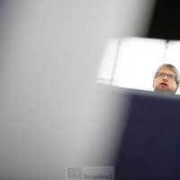Le Parlement demande à la Commission de revoir sans annuler la nomination de Selmayr (V2)