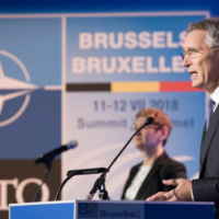 Jens Stoltenberg en gardien de but des alliés, face à Trump