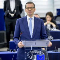 Ne nous donnez pas de leçons (Mateusz Morawiecki) (V2)