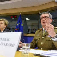 L’UE doit muscler ses capacités et réanimer les accords de Berlin Plus (Sir James Everard, OTAN)