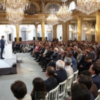 « Nous devons offrir une option stratégique à la Russie » dixit Emmanuel Macron à la conférence des ambassadeurs