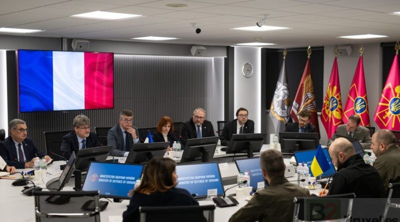 Cédric Perrin et plusieurs autres sénateurs en visite en Ukraine fin décembre. (©Sénat)