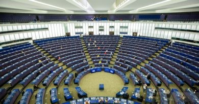 Un hémicycle quasi vide, c'est l'image que le Parlement européen ne veut plus renvoyer (crédit : Parlement européen)