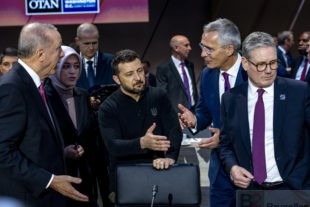 De gauche à droite, Recep Tayyip Erdogan, Volodymyr Zelensky, Jens Stoltenberg et Keir Starmer