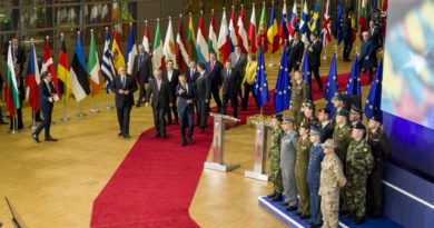 L'enthousiasme de 2017 pour la coopération structurée permanente semble être retombé - les chefs d'état et de gouvernement lors de la cérémonie de lancement de la PESCO (crédit : Conseil de l'UE)