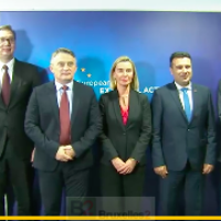 Carnet (30.10.2019). PESC (Textes Burundi, Transnistrie, Guinée). Opérations (Coalition Daech. Tirs des garde-côtes libyens). Défense (Fincantieri enquête. visite OTAN en Ukraine). Diplomatie (Syrie réunion de Genève. Zone de sécurité internationale. Venezuela conférence internationale. Biélorussie peine de mort). Voisinage (Trilatérale UE-Russie-Ukraine. Dîner Balkans). Aides (Zimbabwe). Sécurité (Rapports Union de la sécurité, cybersécurité, désinformation. UE-Nouvelle Zélande. G6 Munich). Pouvoirs (Roumanie gouvernement. Européennes participation). Commission 2019-2024 (Feu vert à Th. Breton et Ol. Varhelyi. Rappel à la Roumanie. Conflit d’intérêt). À suivre