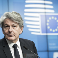Avec qui gouverne Thierry Breton, le commissaire aux trois portefeuilles ?